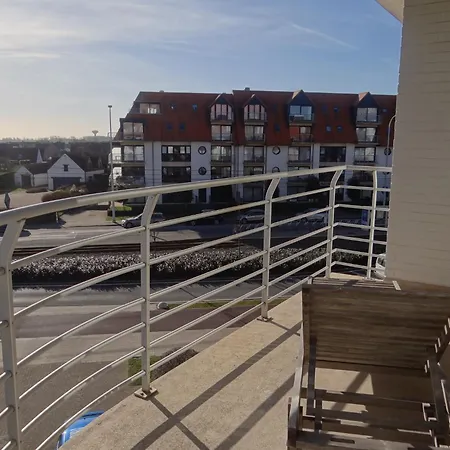In Near The Beach, Cleaning Included Appartement Nieuport