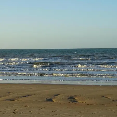 In Near The Beach, Cleaning Included Appartement